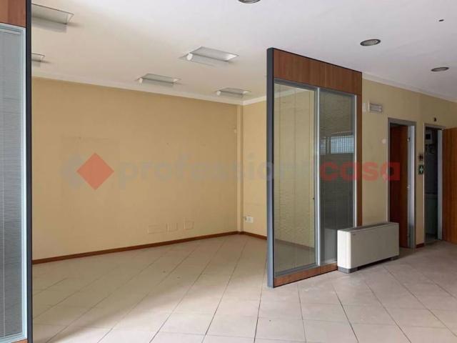 Locale Commerciale in affitto a Arezzo