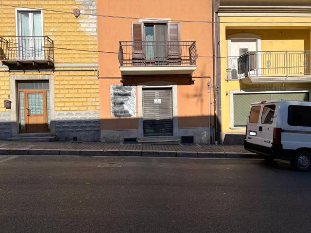 Locale Commerciale in affitto a Ariano Irpino, Campania