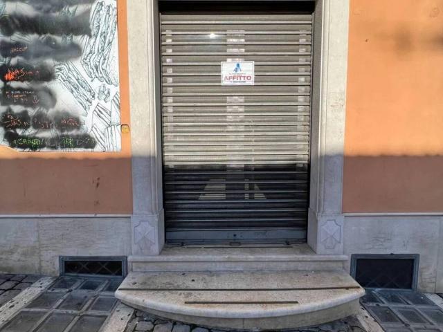 Locale Commerciale in affitto a Ariano Irpino, Campania
