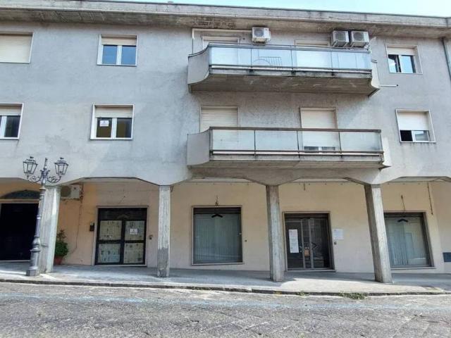 Locale Commerciale in affitto a Ariano Irpino, Campania