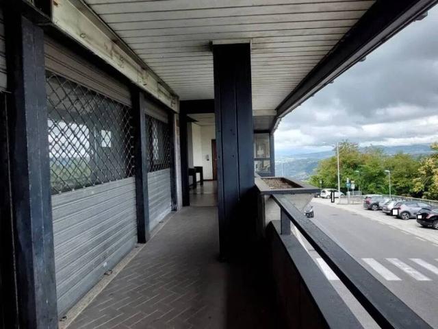 Locale Commerciale in affitto a Ariano Irpino, Campania
