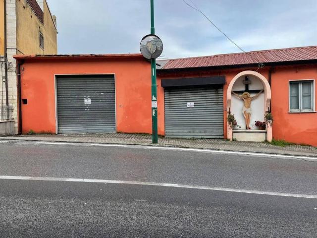 Locale Commerciale in affitto a Ariano Irpino, Campania
