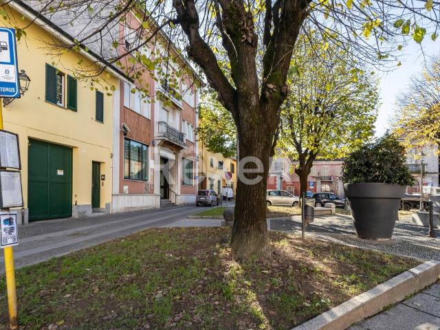 Locale Commerciale in affitto a Arluno, Lombardia
