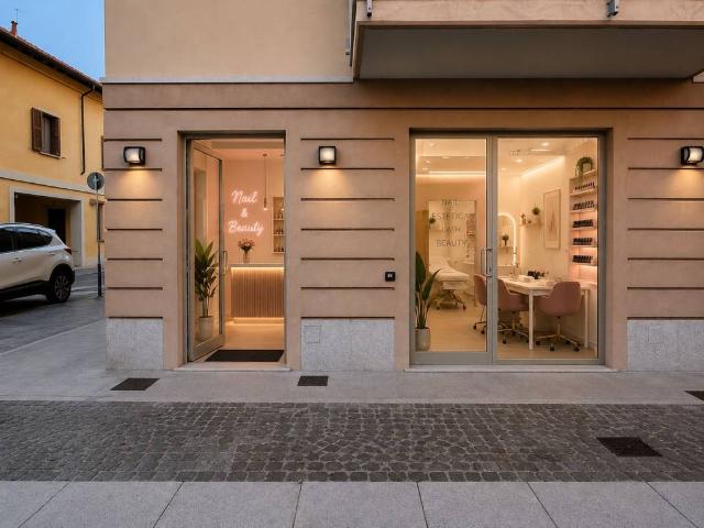 Locale Commerciale in affitto a Arluno, Lombardia