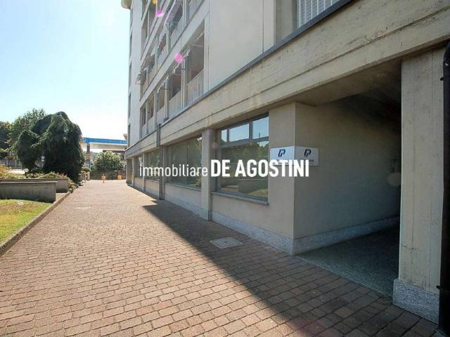 Locale Commerciale in affitto a Piemonte, Novara