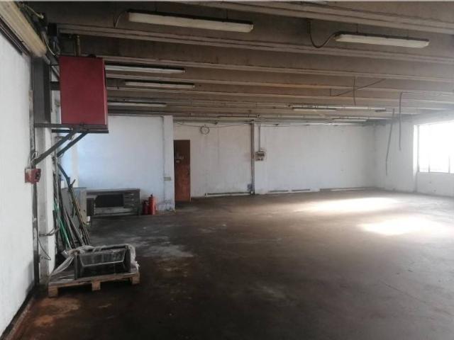 Locale Commerciale in affitto a Arsago Seprio, Lombardia