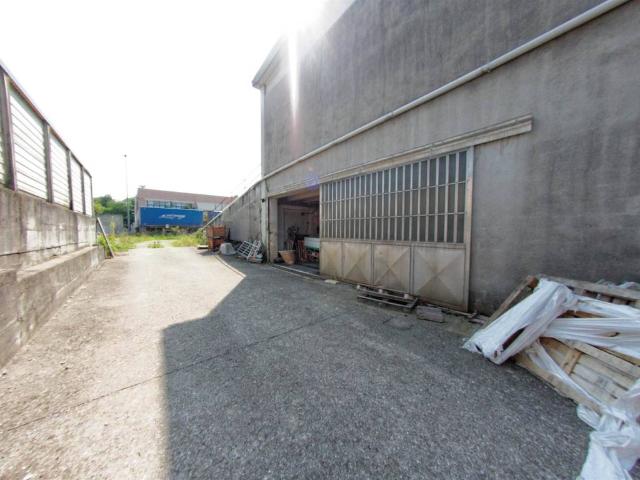 Locale Commerciale in affitto a Arsago Seprio, Lombardia