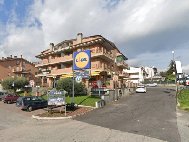 Locale Commerciale in affitto a Puzzariga, Roma Capitale