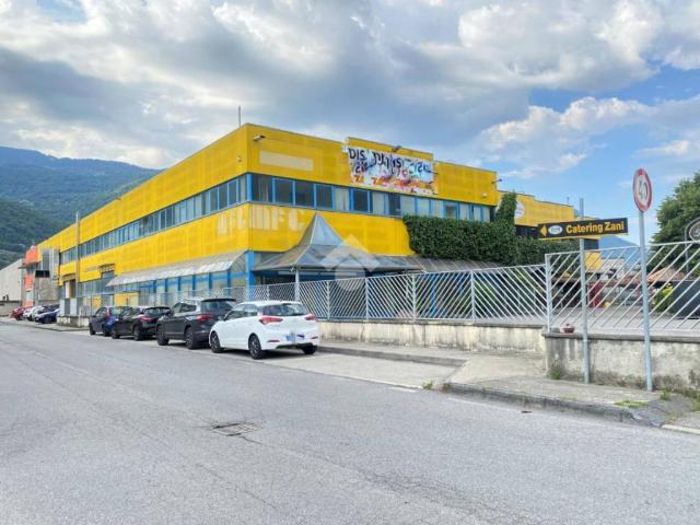 Locale Commerciale in affitto a Comunità montana della valle Camonica, Artogne