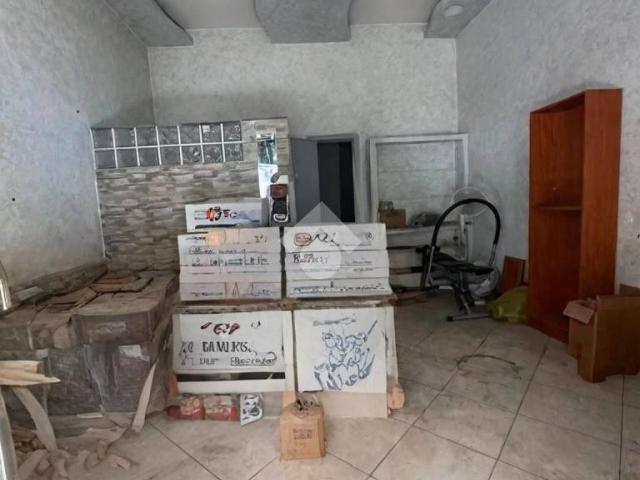 Locale Commerciale in affitto a Arzano, Campania