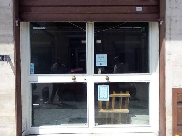 Locale Commerciale in affitto a Arzano, Campania