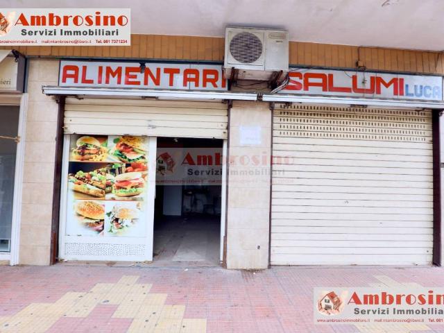 Locale Commerciale in affitto a Arzano, Campania