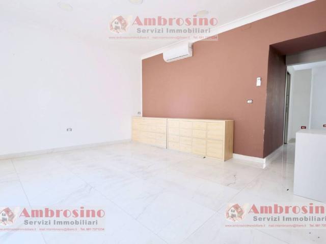Locale Commerciale in affitto a Arzano, Campania