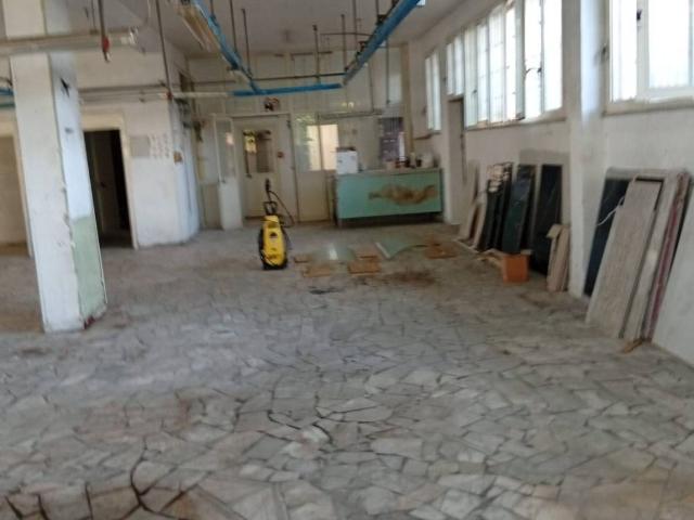 Locale Commerciale in affitto a Municipalità 7, Arzano