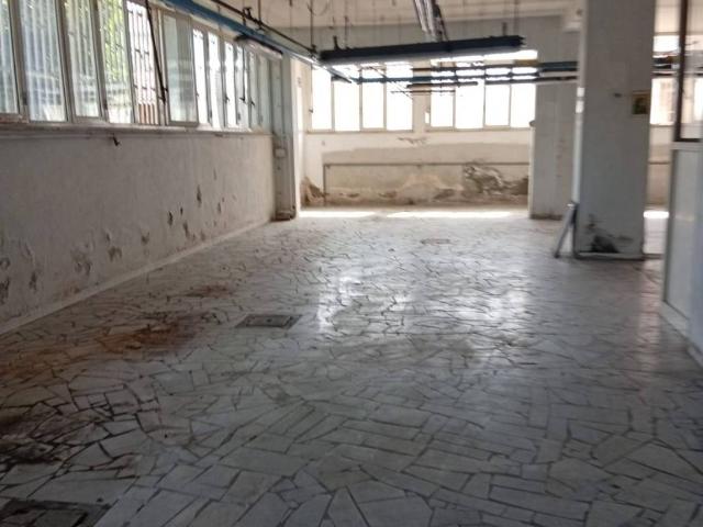 Locale Commerciale in affitto a Municipalità 7, Arzano