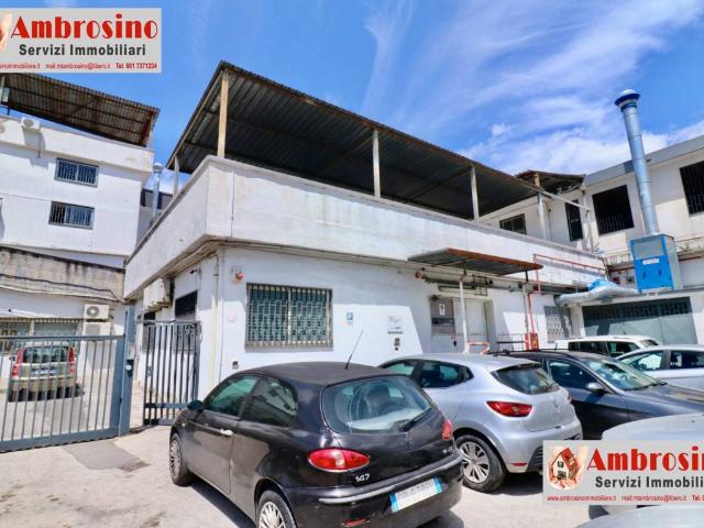 Locale Commerciale in affitto a Arzano, Campania