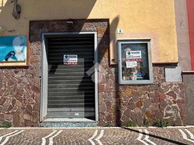 Locale Commerciale in affitto a Arzano, Campania