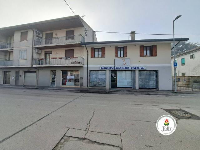 Locale Commerciale in affitto a Arzergrande, Veneto