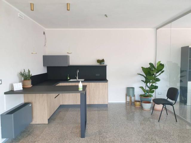 Locale Commerciale in affitto a San Zeno, Arzignano