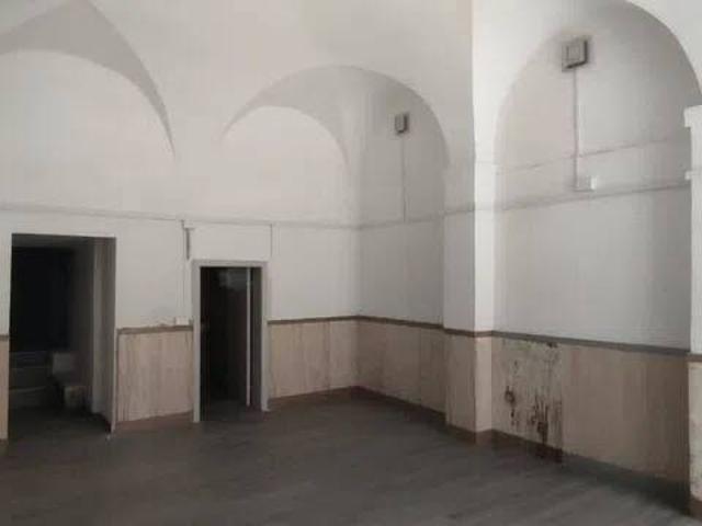 Locale Commerciale in affitto a Santa Maria Intervineas, Marche