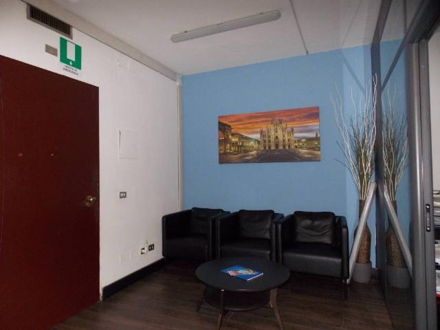 Locale Commerciale in affitto a Bazzana Inferiore, Assago