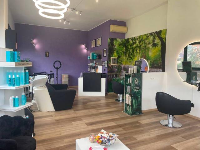 Locale Commerciale in affitto a Assago, Lombardia