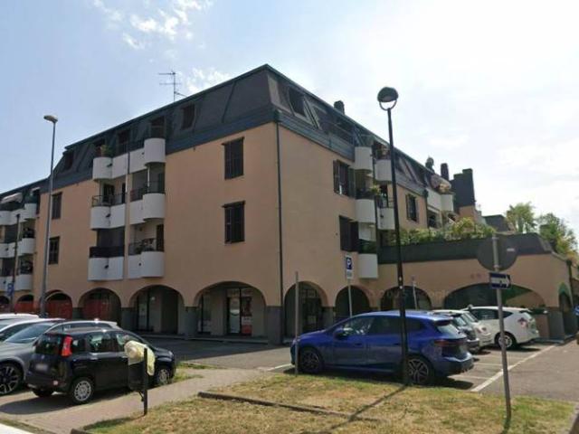 Locale Commerciale in affitto a Assago, Lombardia