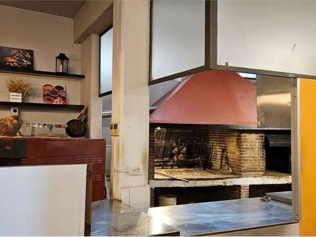Locale Commerciale in affitto a Assisi, Umbria