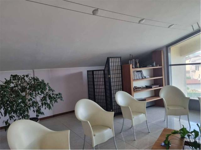 Locale Commerciale in affitto a Santa Maria degli Angeli, Assisi