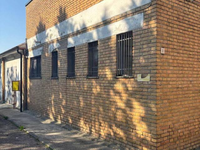 Locale Commerciale in affitto a Assisi, Umbria