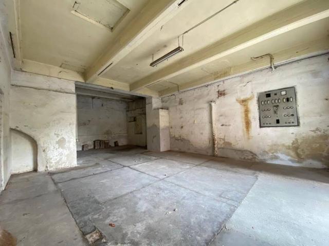 Locale Commerciale in affitto a Piemonte, Asti