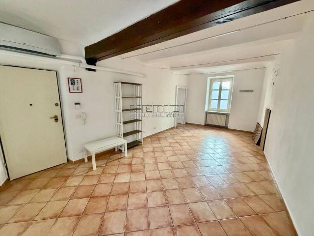 Locale Commerciale in affitto a Rione San Secondo, Piemonte
