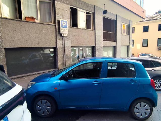 Locale Commerciale in affitto a Rione San Secondo, Piemonte