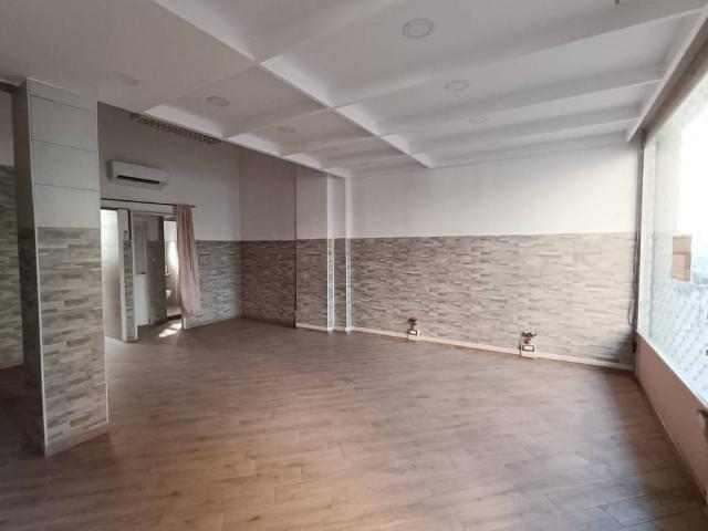 Locale Commerciale in affitto a Piemonte, Asti