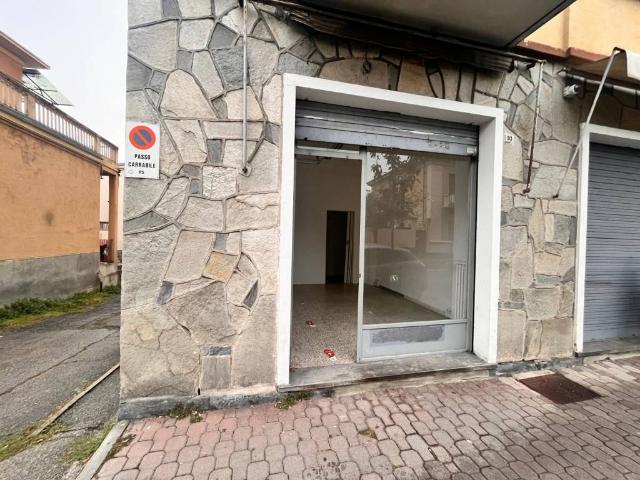 Locale Commerciale in affitto a Rione San Paolo, Piemonte