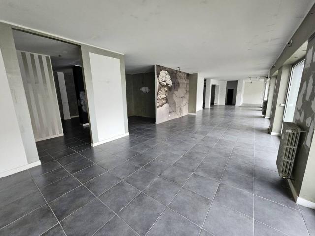 Locale Commerciale in affitto a Borgo Torretta, Piemonte