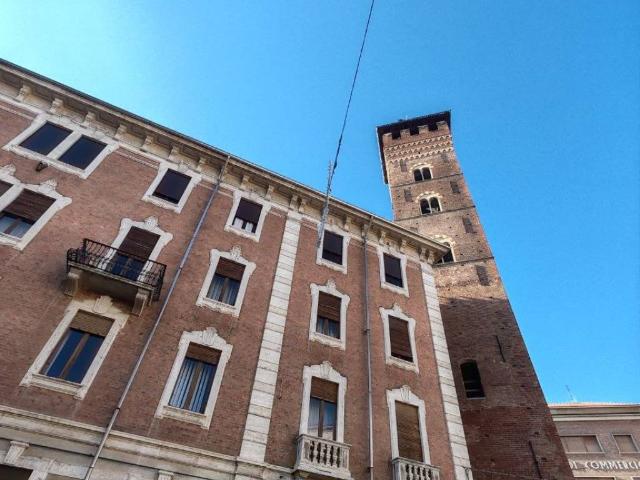 Locale Commerciale in affitto a Rione San Secondo, Piemonte