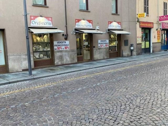 Locale Commerciale in affitto a Piemonte, Asti