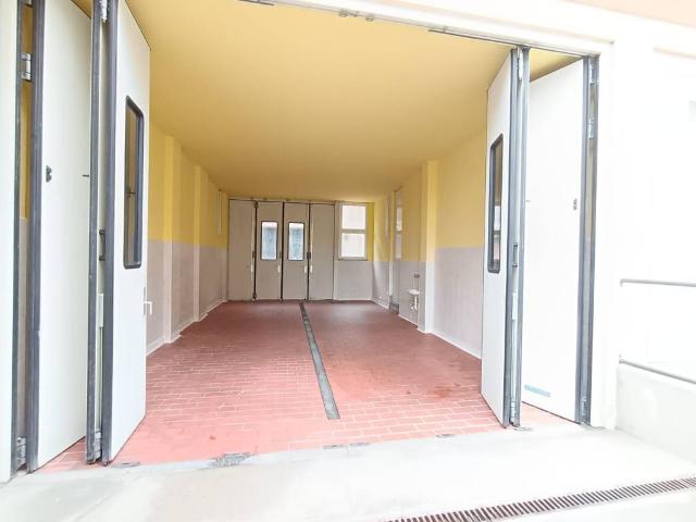 Locale Commerciale in affitto a Piemonte, Asti