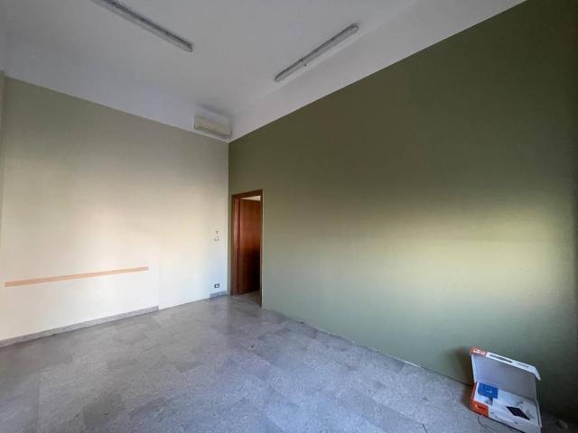 Locale Commerciale in affitto a Borgo Torretta, Piemonte