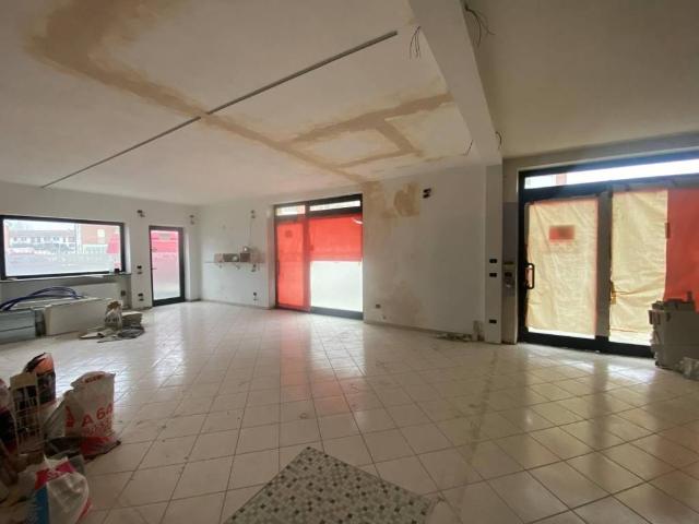 Locale Commerciale in affitto a Piemonte, Asti