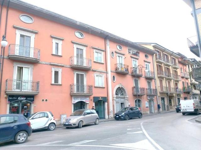 Locale Commerciale in affitto a Atripalda, Campania