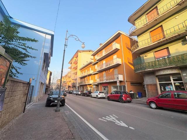 Locale Commerciale in affitto a Atripalda, Campania