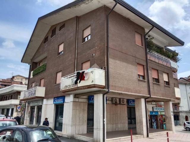 Locale Commerciale in affitto a Atripalda, Campania