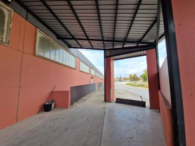 Locale Commerciale in affitto a Giove, Umbria