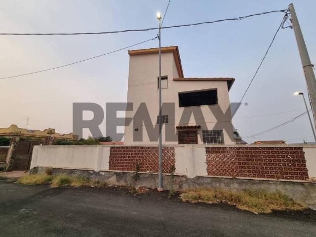 Locale Commerciale in affitto a Augusta, Sicilia