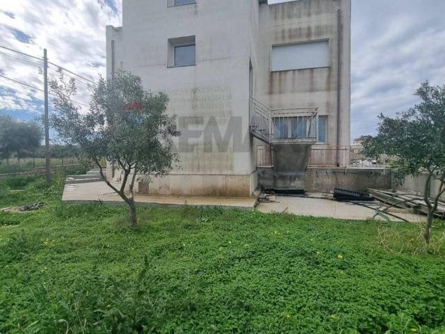 Locale Commerciale in affitto a Augusta, Sicilia