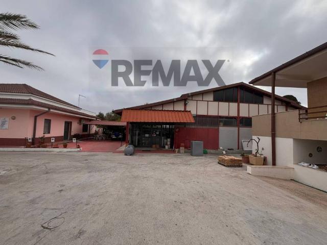 Locale Commerciale in affitto a Augusta, Sicilia