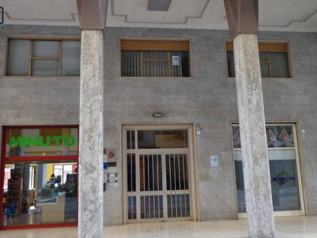 Locale Commerciale in affitto a Avellino, Campania