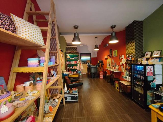 Locale Commerciale in affitto a Avellino, Campania